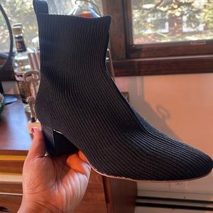 Everlane knitted glove boot